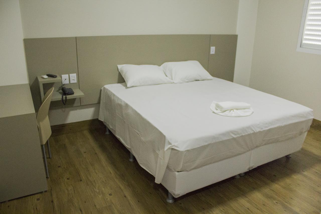 Patos Hotel Патус ди Минас Екстериор снимка